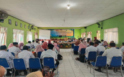 Berikut adalah draft berita mengenai kegiatan tersebut:  Sinergi Majukan Pendidikan, MKKS SMP Kabupaten Karanganyar Gelar Rapat Koordinasi di SMPN 1 Jumantono